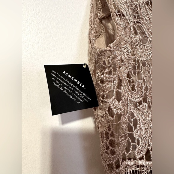 Champagne‎ Lace Dress Size S - Picture 3 of 3